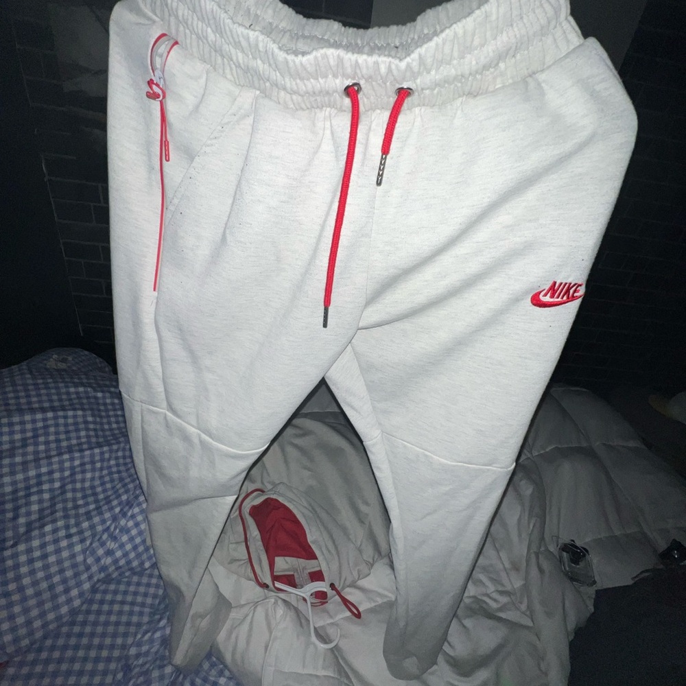 Nike tech - Picture 4 of 4